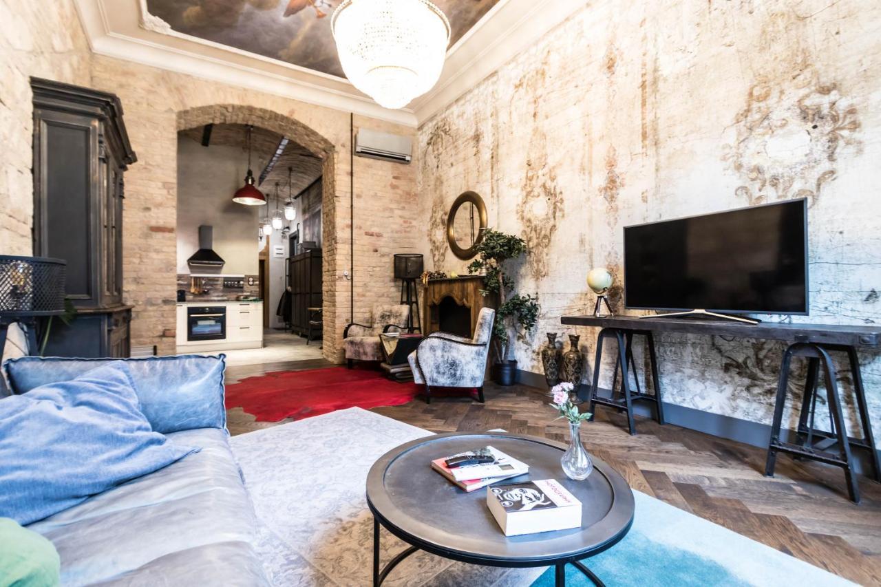Castle Downtown Apartment Budapest Ngoại thất bức ảnh